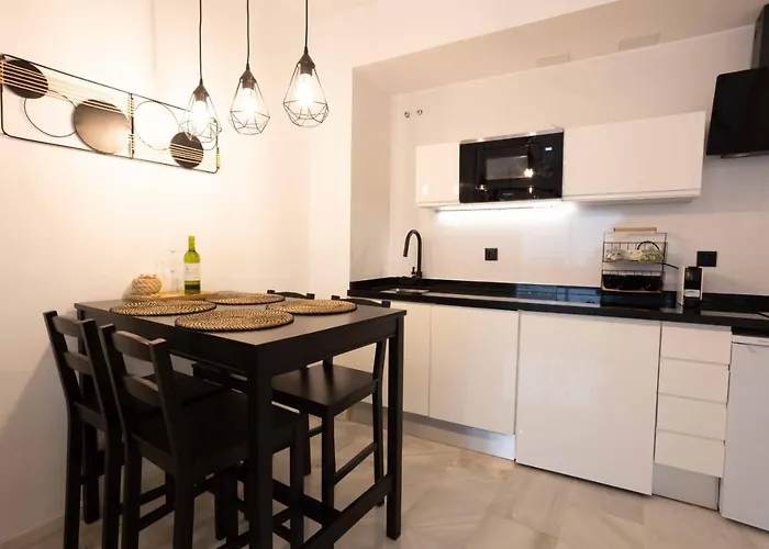Relaxing Vacation Home @ The Heart Of Malaga